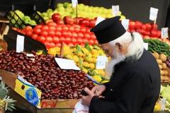 Spiegel: Όταν οι Έλληνες κορόιδευαν τους Γερμανούς που αγόραζαν το καρπούζι σε φέτες