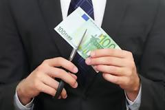 Κατά 25% περικόπηκαν οι μισθοί στην Ελλάδα το 2011 επιβεβαιώνει ο ΟΟΣΑ