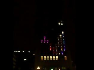Φωτογραφία για Απίστευτο! Παίζουν τέτρις σε κτήριο 20 ορόφων! [Video]
