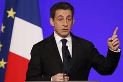 Άνοιγμα στα δεξιά από τον Σαρκοζί