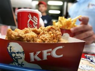 Φωτογραφία για KFC: Κατέβαλαν αποζημίωση-μαμούθ για τα κοτόπουλα με σαλμονέλα