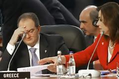 Τι είπε η Ντόρα για τον Καραμανλή