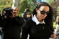 Στις τουαλέτες της Ευελπίδων τα... άκουσε η Βίκυ Σταμάτη