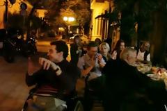 Έκραξαν μετα μουσικής τον Γερουλάνο