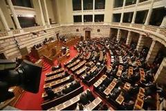 Μήνυμα αναγνώστριας: ΚΚΕ-Δικομματισμός, όψεις του ίδιου νομίσματος!