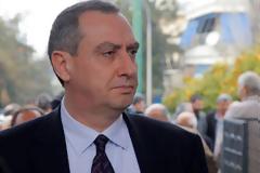 ΜΙΧΕΛΑΚΗΣ: Ο ΠΟΛΙΤΙΚΑ ΑΝΥΠΑΡΚΤΟΣ ΚΑΝΕΙ ΜΕΙΖΟΝ ΘΕΜΑ ΤΟ ΝΤΙΜΠΕΪΤ