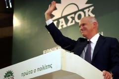 Δεν ήθελε να ανέβει στο βήμα ο Παπανδρέου!