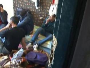 Φωτογραφία για Νέες συλλήψεις λαθρομεταναστών σε σπίτια στην Αθήνα