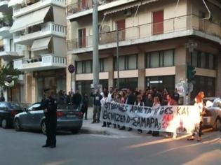 Φωτογραφία για Δείτε σε βίντεο τις αποδοκιμασίες στην ομιλία Βενιζέλου