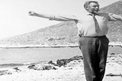 Όρθιος ρε. Το χρωστάς στην ιστορία σου… Λίγο Ζορμπά να πάρω τα πάνω μου μωρέ!