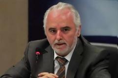 Μείωση ασφαλιστικών εισφορών προαναγγέλλει ο υπουργός Εργασίας