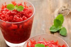 Εύκολο sorbet με φράουλες και τεκίλα