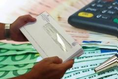 Νέα φορολογικά μέτρα επειδή μας...κόβουν τους μισθούς