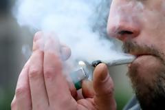 Το κάπνισμα βλάπτει σοβαρά και τα… μάτια