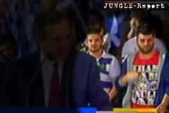 Που πας με κόκκινο μπλουζάκι σε ομιλία του Σαμαρά;;;