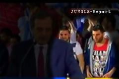 Την...αυτοδυναμία Σαμαρά απείλησε ένα κόκκινο μπλουζάκι (video)