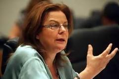 ΚΑΤΣΕΛΗ: Ο Βενιζέλος είναι δέσμιος της υπογραφής του!