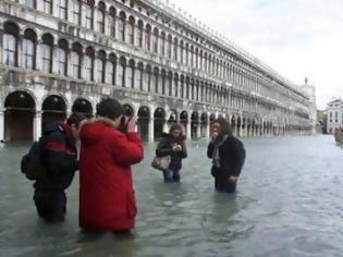 Φωτογραφία για Το νερό «πνίγει» τη Βενετία