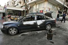 Φωτιά σε 10 οχήματα στην Κηφισιά