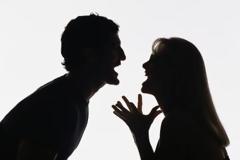 ΠΑΤΡΑ: Διαζύγια για... στρινγκ και 