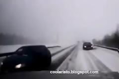 O πιο ψύχραιμος και τυχερός οδηγός EVER! (video)