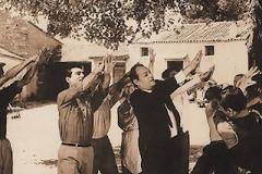 Ο Μάρκος Μουζάκης δίνει τα τελευταία νέα (και εκτιμήσεις) από το βατερλό του δικομματισμού!