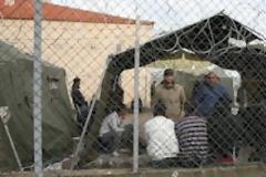 Μπήκαν οι πρώτοι λαθρομετανάστες στην Αμυγδαλέζα