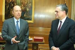 Ο Παπαδήμος εγκαταλείπει την πολιτική