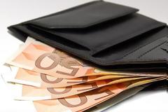 Προσφυγή στο ΣτΕ κατά του ενιαίου μισθολογίου
