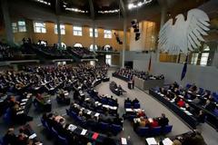 Άρχισαν τα εσωτερικά όργανα για την Μέρκελ...