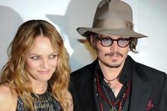 V.PARADIS: Ο Johnny Depp είναι καλός δάσκαλος!
