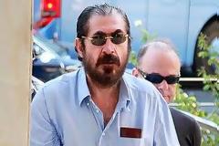 Έρχεται...