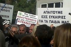Αχαΐα: Βγάζουν στο δρόμο πολύτεκνη οικογένεια με άρρωστο παιδί