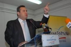 Π. ΚΑΜΜΕΝΟΣ: Κατάθεση στεφανιού στην Καισαριανή