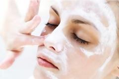 Peeling προσώπου από αλεύρι αμυγδάλου