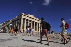 ΣΕΤΕ: Ανέφικτος ο στόχος των 16 εκατομμυρίων αφίξεων