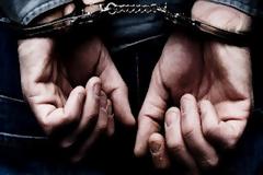 Πέντε άτομα συνελήφθησαν με τη κατηγορία πως ήθελαν να ανατινάξουν μια γέφυρα