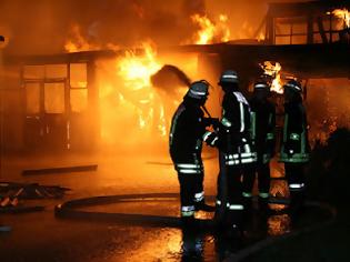 Φωτογραφία για Μεγάλης έκτασης πυρκαγιά στη Θεσσαλονίκη