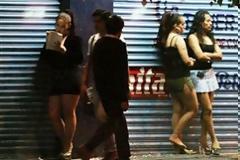 Διαστάσεις παίρνουν οι αποκαλύψεις για τις ιερόδουλες