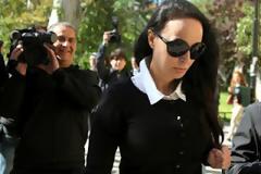 Απεργία πείνας ή διάιτα κάνει η Βίκυ Σταμάτη στη φυλακή?...Ζήτησε κρέμα προσώπου και τσιμπιδάκι για τα φρύδια!!!!