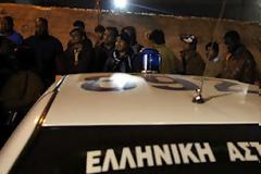 Συνεχίζεται η μεταφορά λαθρομεταναστών στην Αμυγδαλέζα