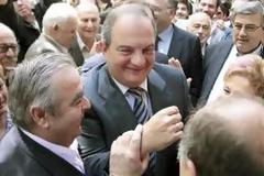 ΚΑΡΑΜΑΝΛΗΣ:ΣΤΗΡΙΞΤΕ ΤΟΝ ΣΑΜΑΡΑ