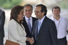 Ντόρα - Σαμαράς στο ίδιο αεροπλάνο!