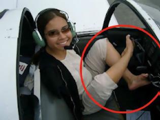 Φωτογραφία για Η πρώτη κοπέλα ..ΧΩΡΙΣ ΧΕΡΙΑ που γίνεται πιλότος!