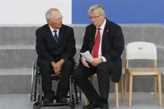 Ο Γιούνκερ στηρίζει Σόιμπλε για πρόεδρο του Eurogroup