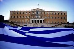 Την Δευτέρα η Ελλάδα θα ευημερεί, αναγνώστης ακούει απ' τα κόμματα...