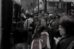 Χρέη και τόκοι εκτόξευσαν το έλλειμμα στο τρίμηνο