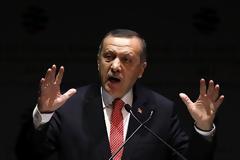 «Γελοία η υποβάθμιση της Τουρκίας από την Standard & Poor's»