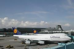 Απολύει 3.500 υπαλλήλους η Lufthansa