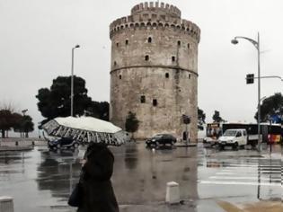 Φωτογραφία για Πλημμύρισε η παραλιακή της Θεσσαλονίκης - Κατάστημα γέμισε νερά - 100 κλήσεις στην πυροσβεστική και αλλαγές πτήσεων λόγω της καταιγίδας [video + photos]